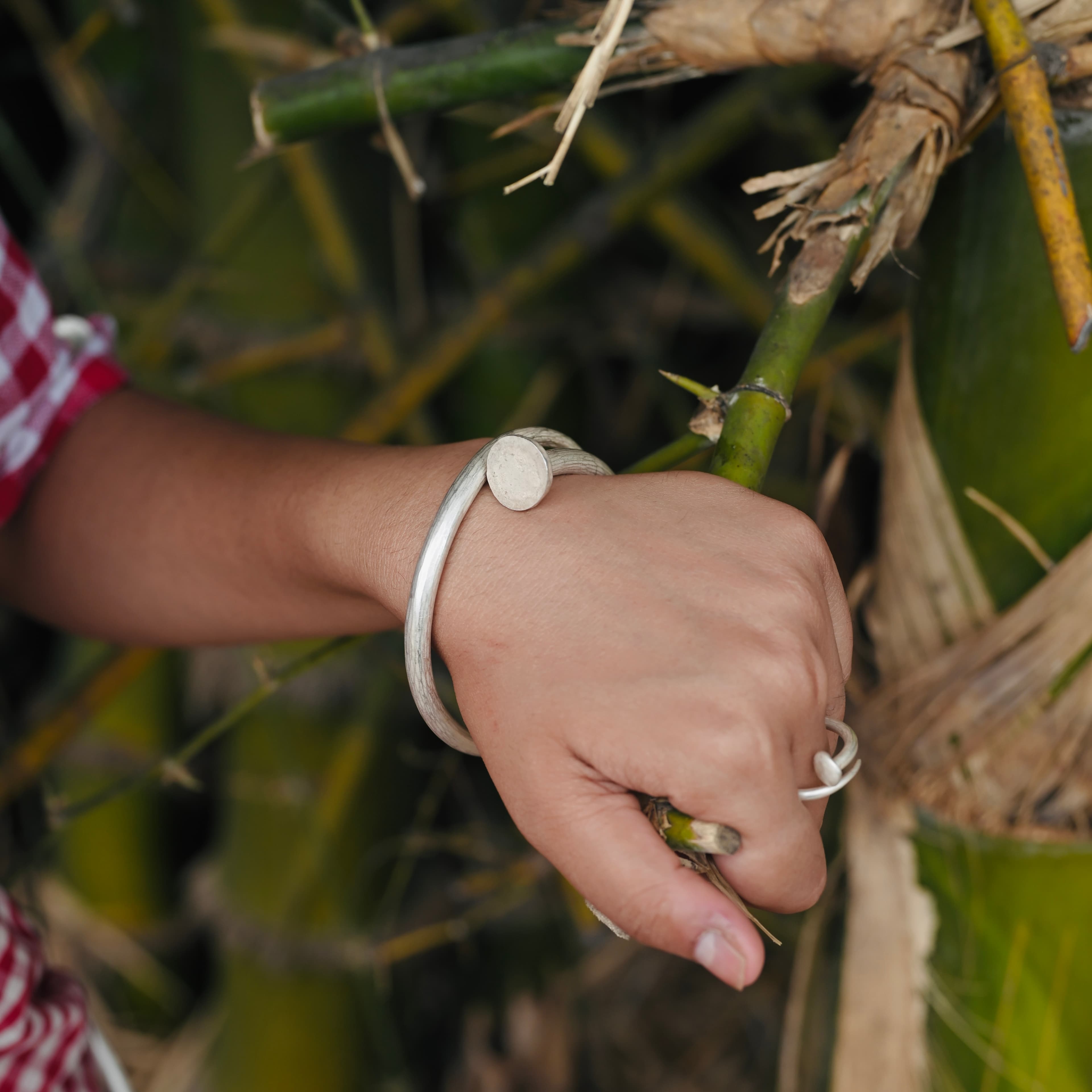 Kanti (किल) Silver Thick Armlet (Single)
